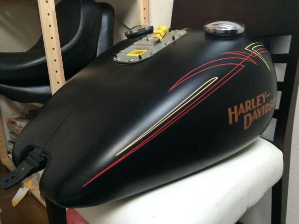 Harley-Davidson FLSTSB クロスボーンズ 純正タンクパネル タンク クロスボーンズ FLSTSB ツインカム 純正(ハーレーダビッドソン