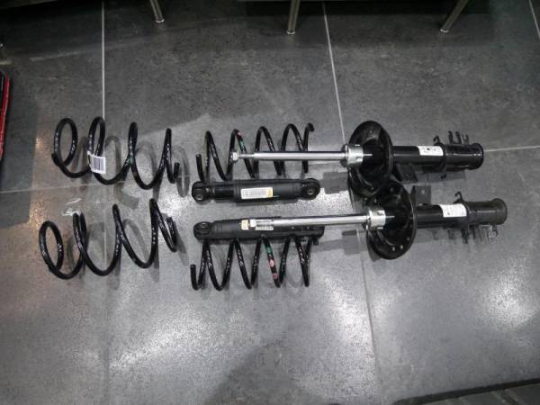 売り切り フィアット　アバルト500 純正サス、ショック一台分_1