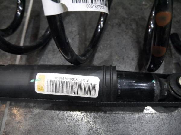 売り切り フィアット　アバルト500 純正サス、ショック一台分_3