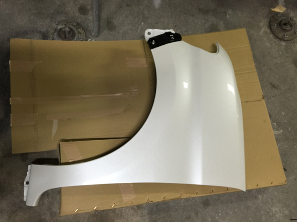 L375 タント 左フロントフェンダー パール W24