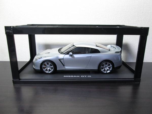 Auto art オートアート NISSAN GT-R(R35) 1/18 中古