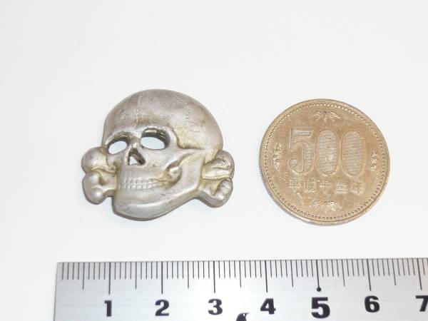 ドイツ軍 ＳＳスカル記章 レプリカ　Ａ