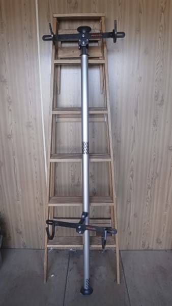 10320★ミノウラminoura バイクタワー 突っ張りポール式 2台用