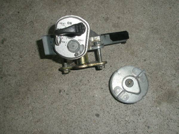 ★ＡＦ63 ＤＩＯ Ｚ4 ＦＩ 純正 キー2点 即決 送料500円