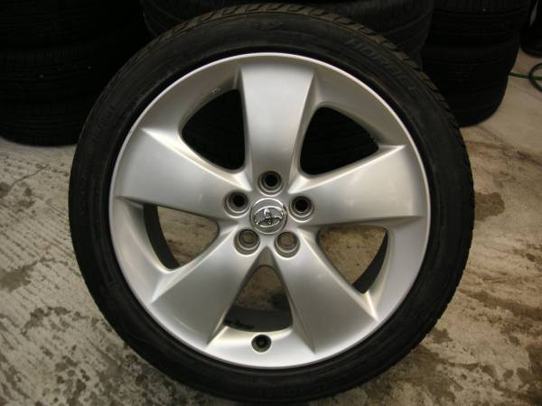 プリウスに★トヨタ純正　17×7　+50●215/45R17 タイヤ付　1本