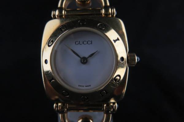 GUCCI 6300Ｌ レディース クォーツ 腕時計 ブランド 中古17福56