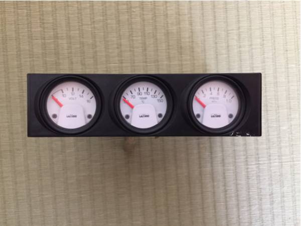 ラムコ/Lamco社製3連メーター GC8純正オプション