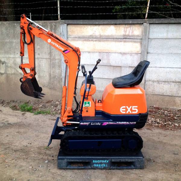 日立　ミニバックホー　EX5、使用時間少ない。。。