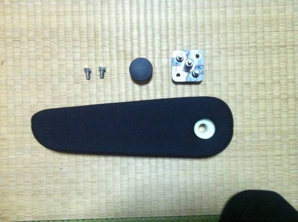 フリード純正 運転席アームレスト 流用 バモスなど ホンダ用 売買されたオークション情報 Yahooの商品情報をアーカイブ公開 オークファン Aucfan Com