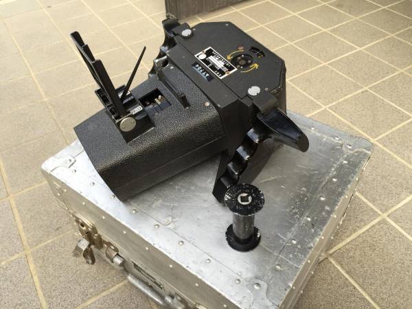 防衛庁放出　小西六空撮カメラ70mm　2型　と専用ケースセット