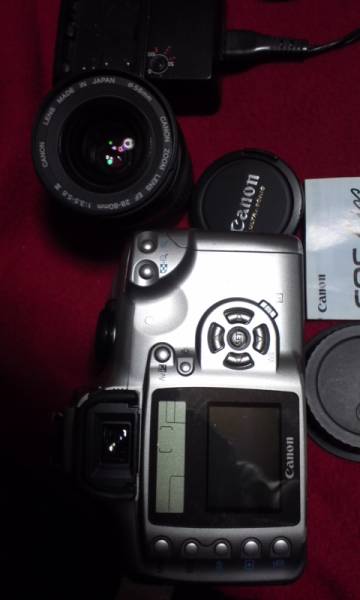 キヤノンEOSkissデジタルレンズ付き値下げ