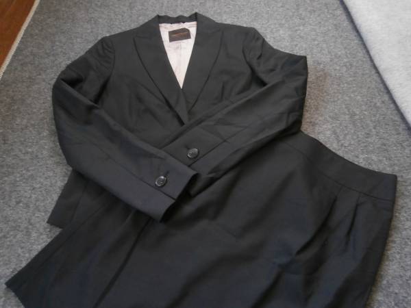 美品百貨店購入トゥモローランドコレクションスーツ／卒業入学式