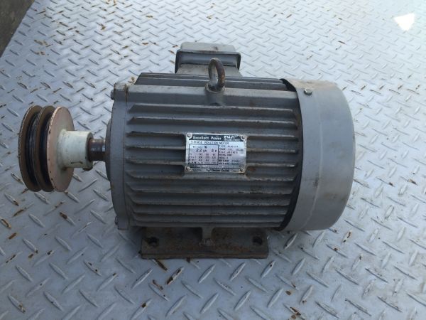 中古 FUJI モーター 三相200V 2.2kw TYPE MLA6107A 軸28mm(電動工具 