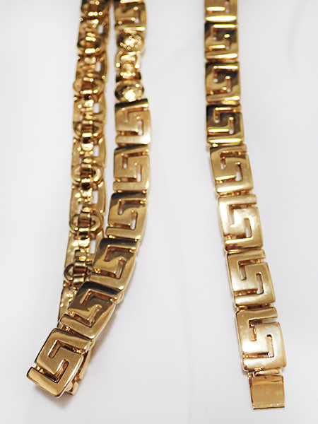 Gianni Versace ネックレス ブレスレット セット 金 Kohh 服飾小物 売買されたオークション情報 Yahooの商品情報をアーカイブ公開 オークファン Aucfan Com