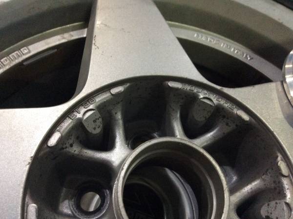 アルファロメオ 75用 MOMO製アルミホイル 4本