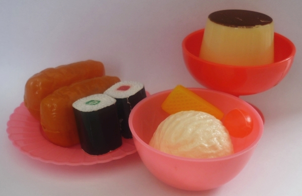 レトロ 縁日露店のプラスチックままごと道具セット ままごとセット 売買されたオークション情報 Yahooの商品情報をアーカイブ公開 オークファン Aucfan Com