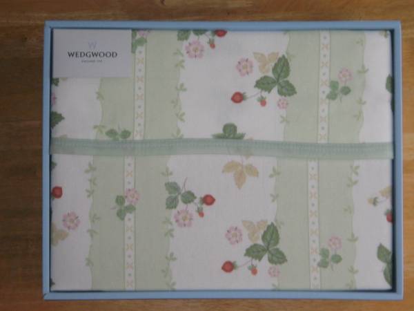 ウェッジウッド ワイルドストロベリー柄 綿毛布　春夏【即決有】