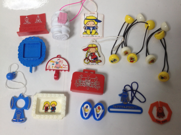 昭和レトロ　サンリオ文具　おまけ　キティー　パティ&ジミー　キキララ　レトロ玩具 □昭和レトロサンリオおまけ□パティ＆ジミーキキララ食玩グリコ