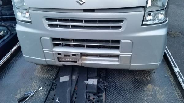 エブリィV DA64V　　純正　フロントバンパー　シルバー