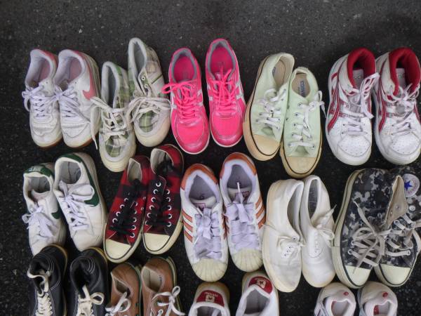 卒業 大量 スニーカー靴 高校生コンバース女子部活 23 0cm 売買されたオークション情報 Yahooの商品情報をアーカイブ公開 オークファン Aucfan Com