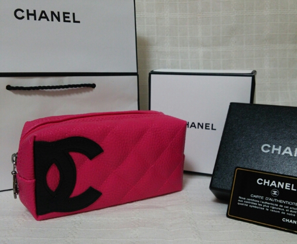 希少カラー　コスメポーチ　CHANEL　ノベルティ　非売品