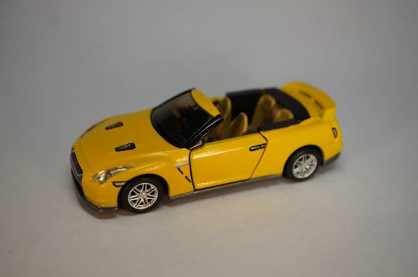 トミカ改造 カスタムトミカ Gtr35 オープンカー 黄色 乗用車 売買されたオークション情報 Yahooの商品情報をアーカイブ公開 オークファン Aucfan Com