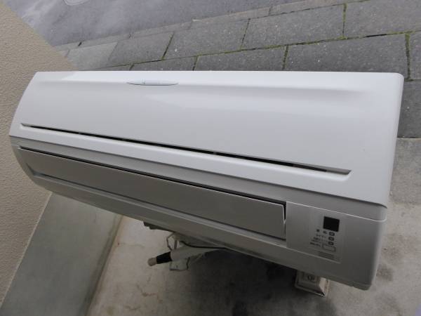 ダイキン冷房除湿煖房タイプ ルームエアコン AN22MESK 2.2