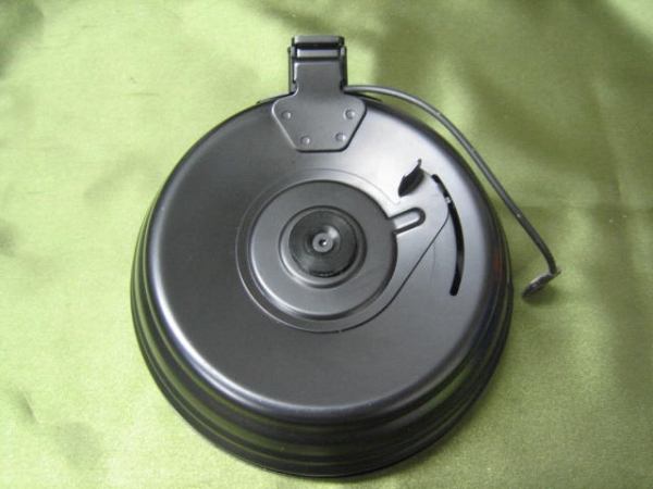 新品LCT製AK電動ガン用電動マガジン1個です