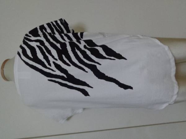 ズンバ　ZUMBA　Zebra Say What Tee-White　S 白　★美品