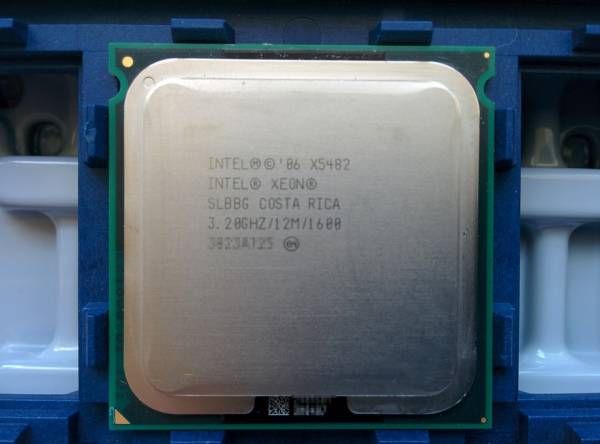Xeon X5482 Socket 771/4C/4T/L3 12MB SLBBG ２個セット