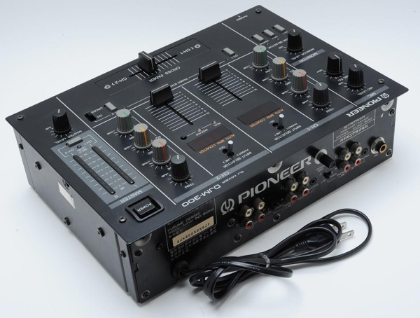 ★DJM-300★PIONEER DJM-300 DJミキサー BPMカウンター付 現状