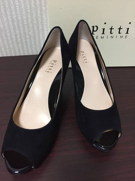 ★新品同様　Pitti　ピッティ　パンプス　23EE　黒　送料無料！