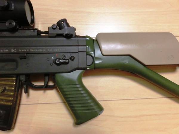 東京マルイ　SIG552　電動ガン　マガジン×4 東京マルイ SIG552 カスタムパーツ スペアマガジン×4(電動ガン)｜売買