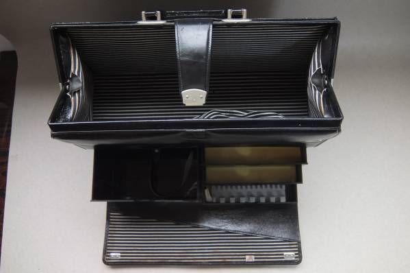 レトロ お医者さんカバン 珍しい鞄 診療かばん その他 売買されたオークション情報 Yahooの商品情報をアーカイブ公開 オークファン Aucfan Com