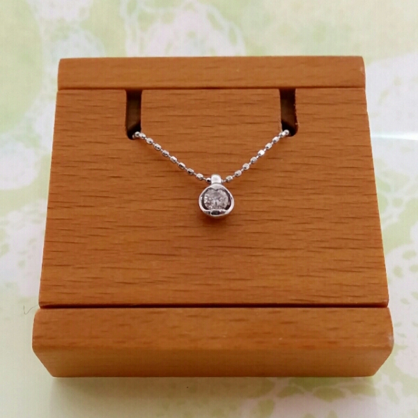 3日間限定展示品処分！K18WGダイヤモンドネックレス