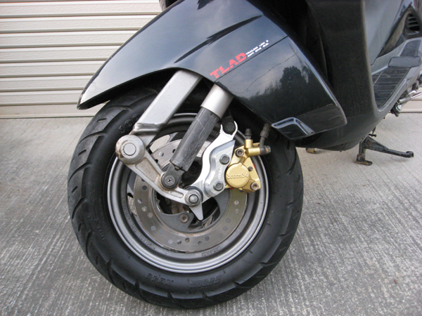 ★リード/ジョーカー用 ブレンボ対向2ポッドキャリパーサポート