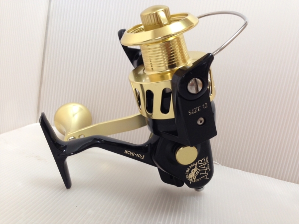 フィンノール エイハブ 12 中古品 CCMカスタム(スピニングリール 