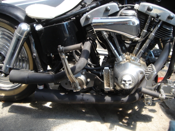卍ハーレー4速ショベル チョッパー ビンテージショートマフラー