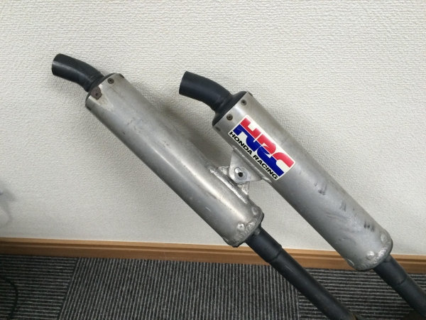 NSR250R MC16 HRCチャンバー F3 右2本出しマフラー(マフラー本体（社外
