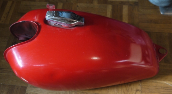 SR400/SR500純正タンク TW200/TW225流用可 真っ赤でキマり物(ヤマハ用