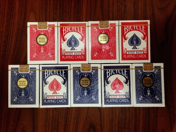 バイシクルゴールドスタンダード 赤４青５の９個セット カード 売買されたオークション情報 Yahooの商品情報をアーカイブ公開 オークファン Aucfan Com