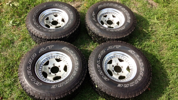 BS 285/75R16 アルミ付き4本セット　サファリ・ランクル８０等