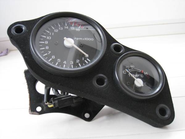 専用　VFR400R nc30 純正スピードメーター タコメーター水温計 VFR400(NC30) タコメータ 水温計(ホンダ用)｜売買された