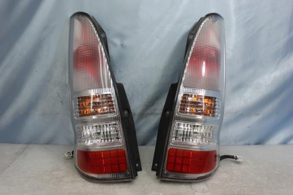 セレナ C24 後期 純正 クリア テール 左右　*な