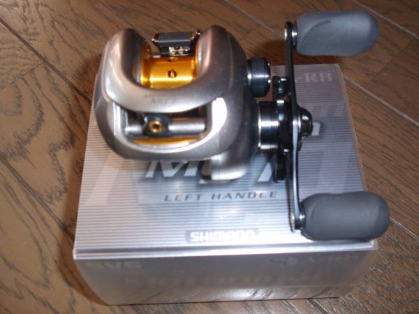 ０７メタニウムMg７左　新品同様