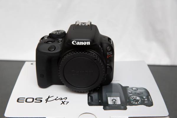 【新同品】　メーカー保証有　EOS kiss X7ボディ_1