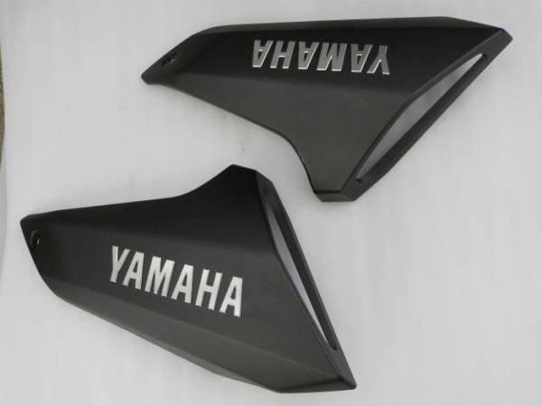 '2014 MT-09 純正サイドカウル　エアスクープ　左右セット