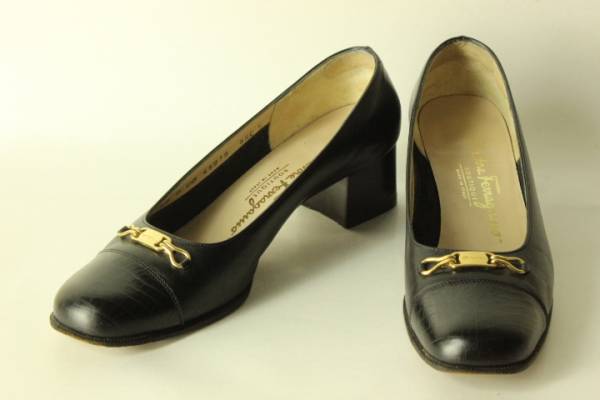 【送料無料・美品】フェラガモ　パンプス 5 1/2 C 黒 22，5 tqe