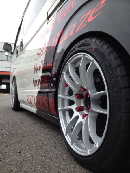 SAMURAI WHEELS 225/45 8.5J+25 139.7 ハイエース用に　美品!!