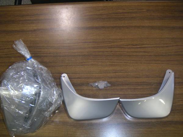 スイフトＺＣ11Ｓ・ＺＣ71Ｓ他スズキ純正マッドフラップセット_1